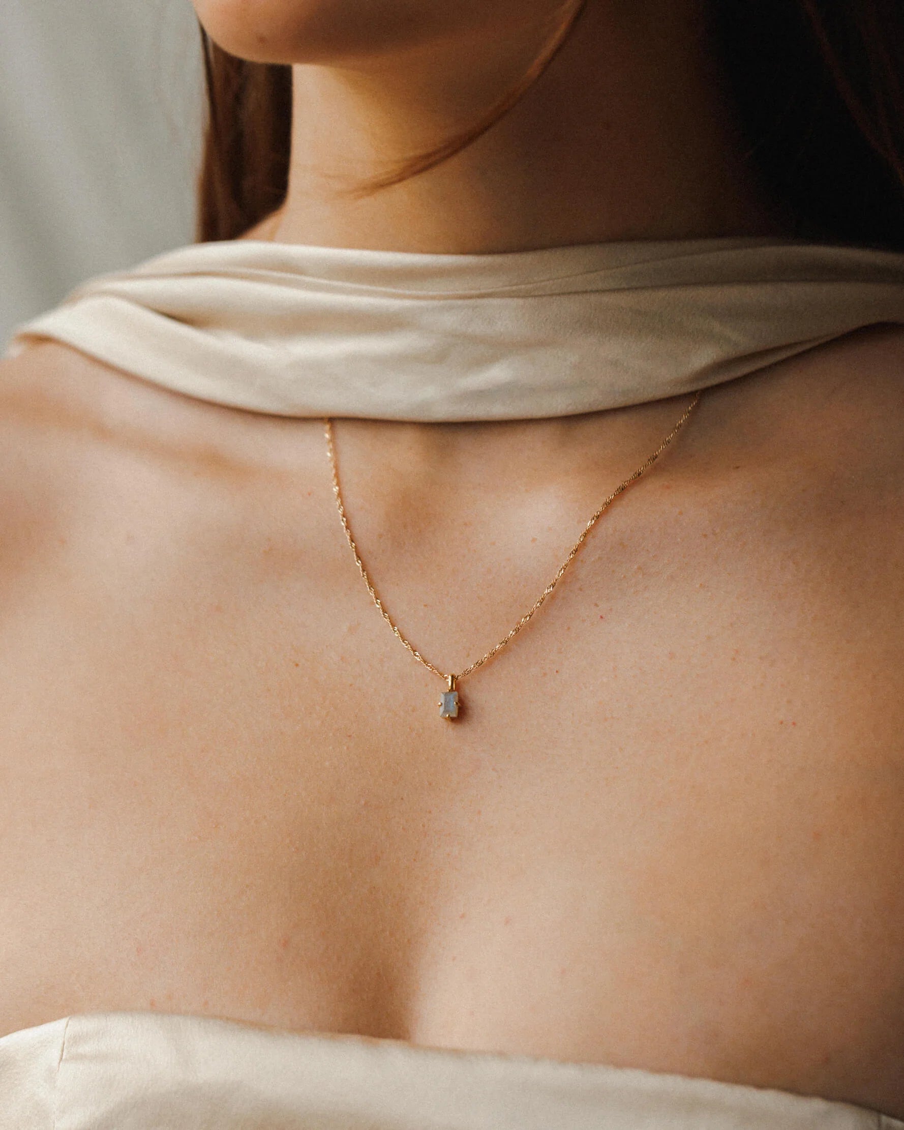 Labradorite Grand Baguette Pendant – GLDN