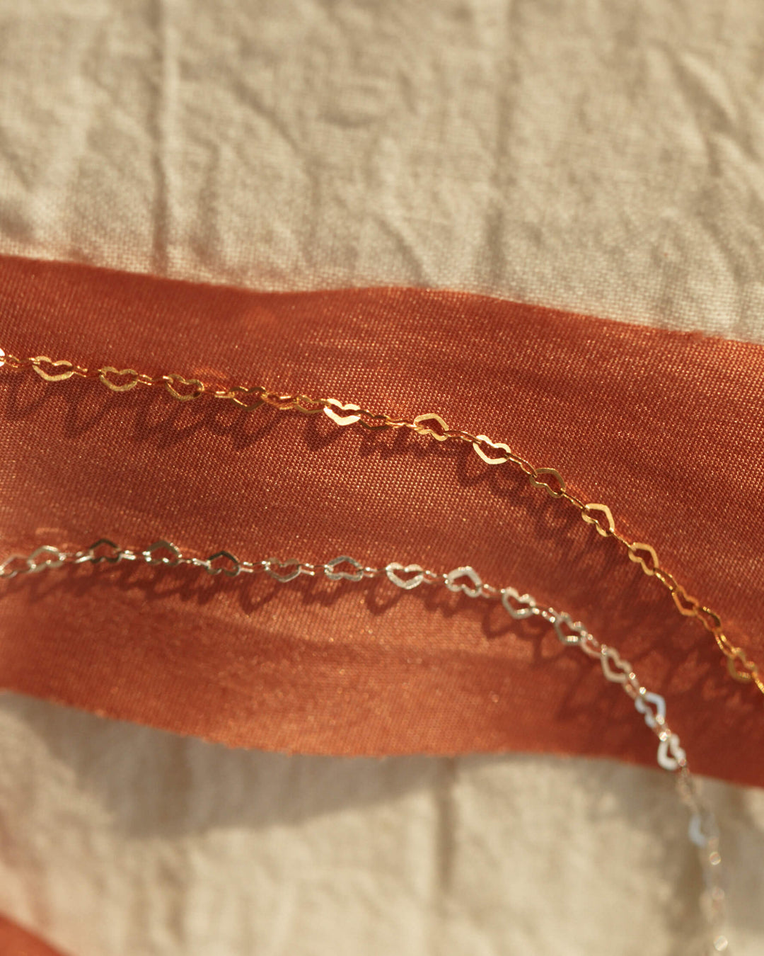 Dainty Heart Chain – GLDN