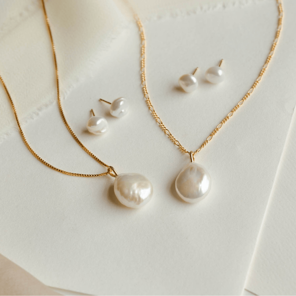 GLDN freshwater pearl necklace and studs.