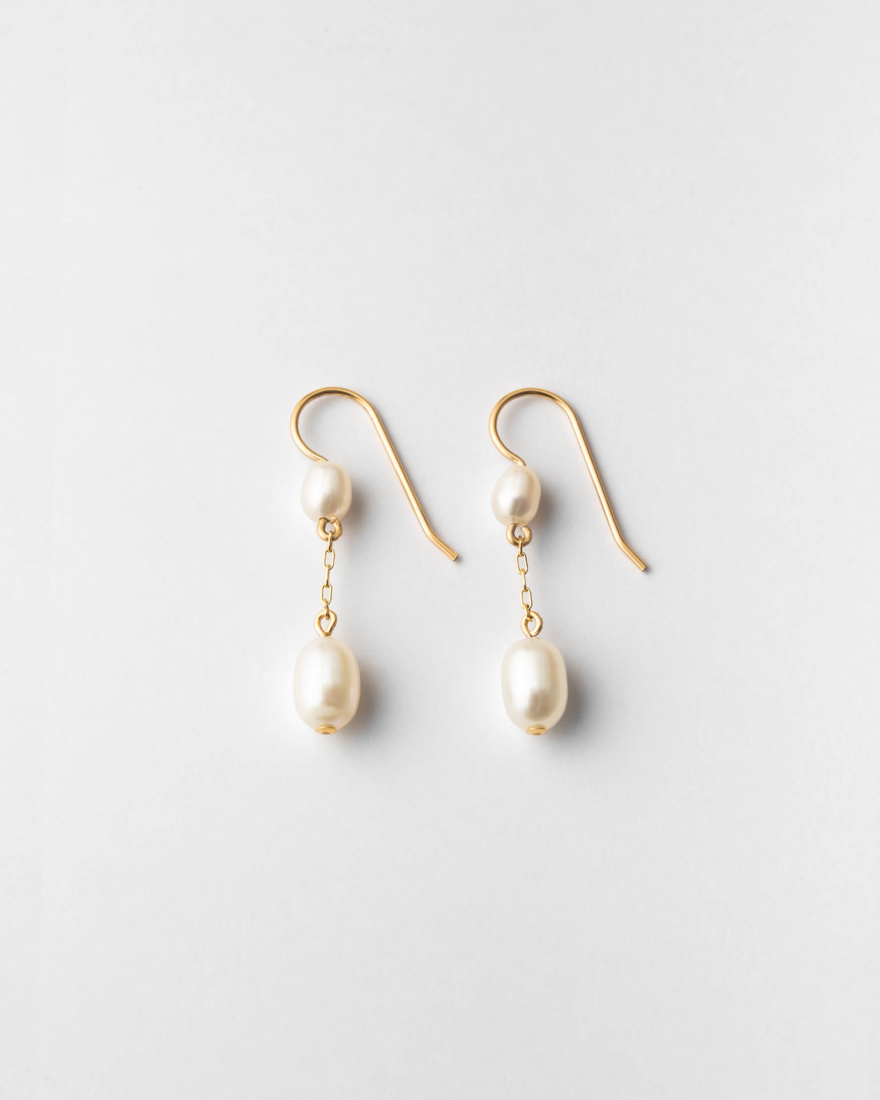 Floating Pearls Earrings