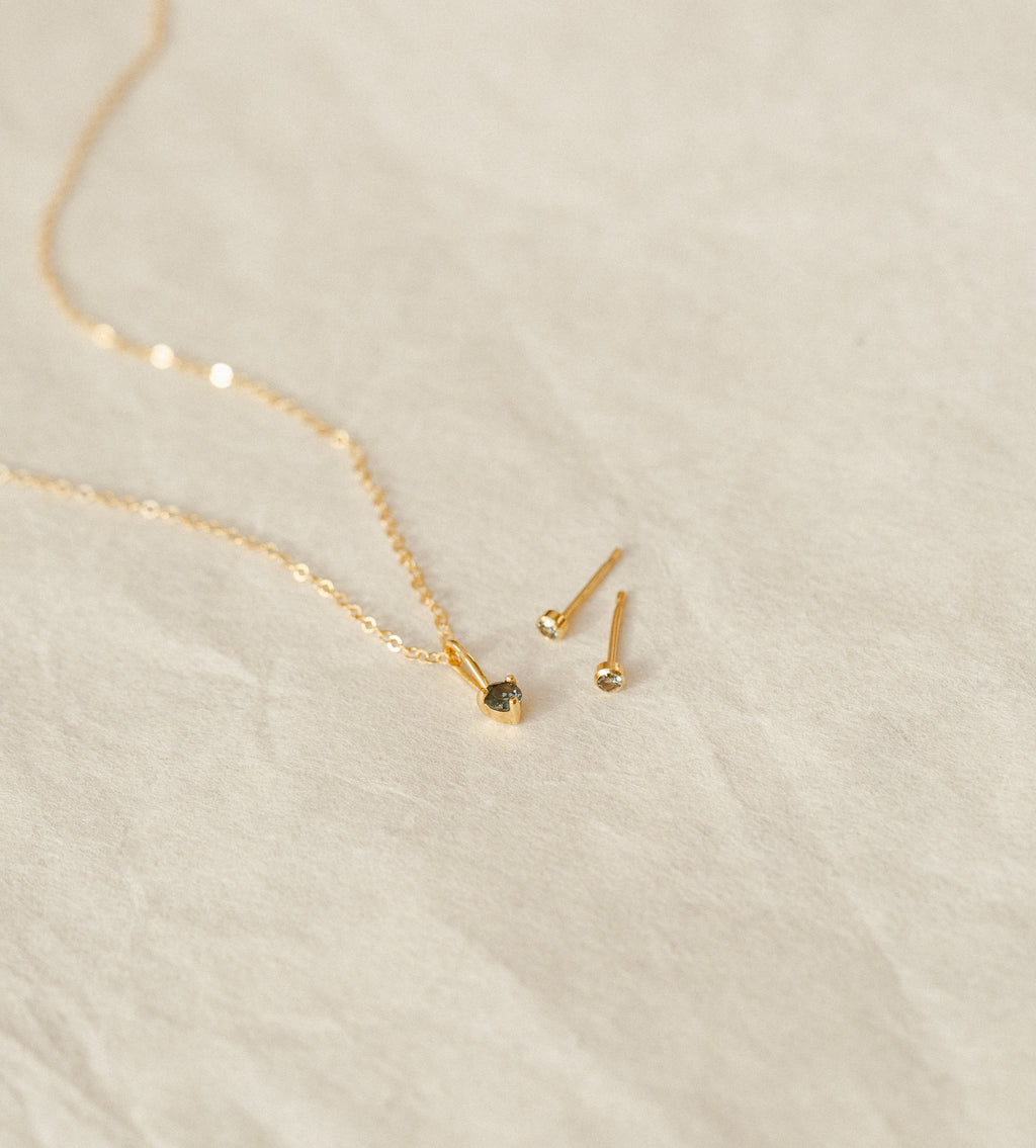 august-birthstone-jewelry