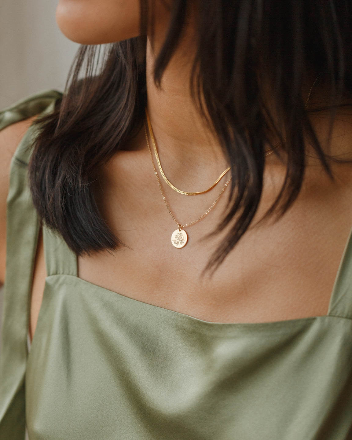 Birth Flower Necklace – April Daisy Sterling Silver Pendant With Chain – Floral Round Disc Necklace, Gift For Women