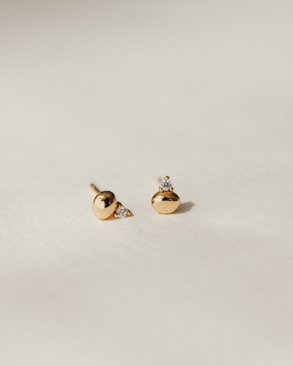 Gleaming Pebble Studs