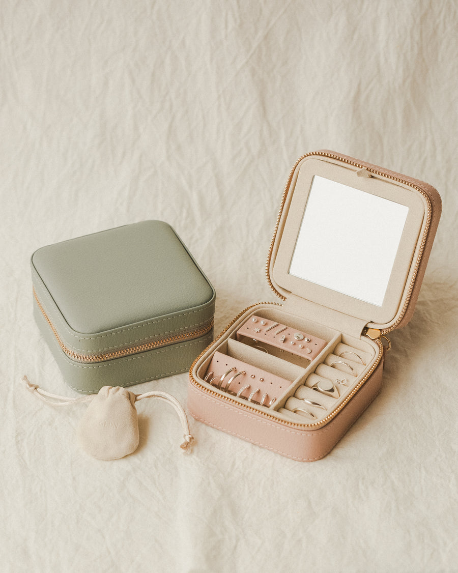 Signature Jewelry Case - Soft Sage
