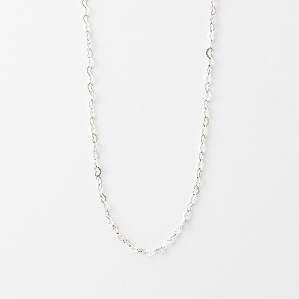 Dainty Heart Chain – GLDN