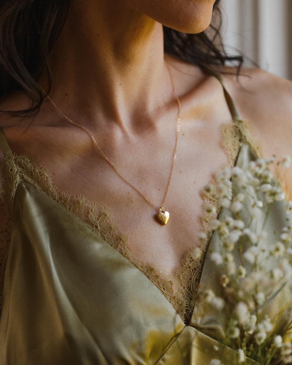 necklaces-for-bridesmaids, simple-personalized-gifts, bridesmaids-gifts-under-100, commemorative-initials