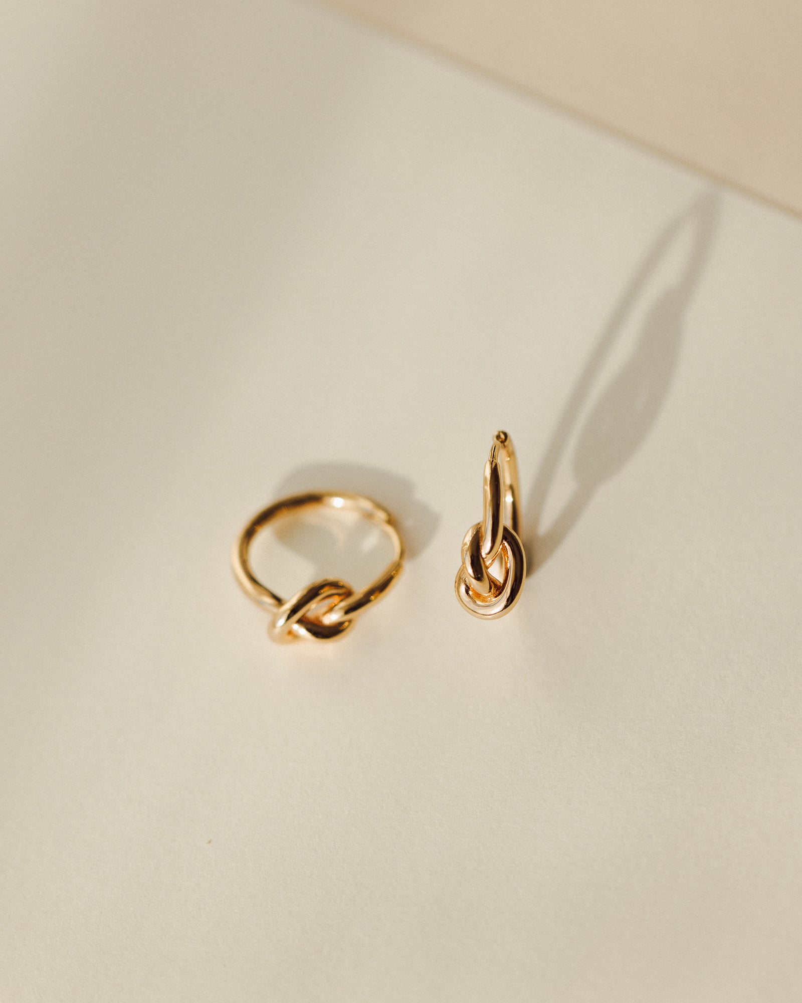 Eternal Knot Hoops