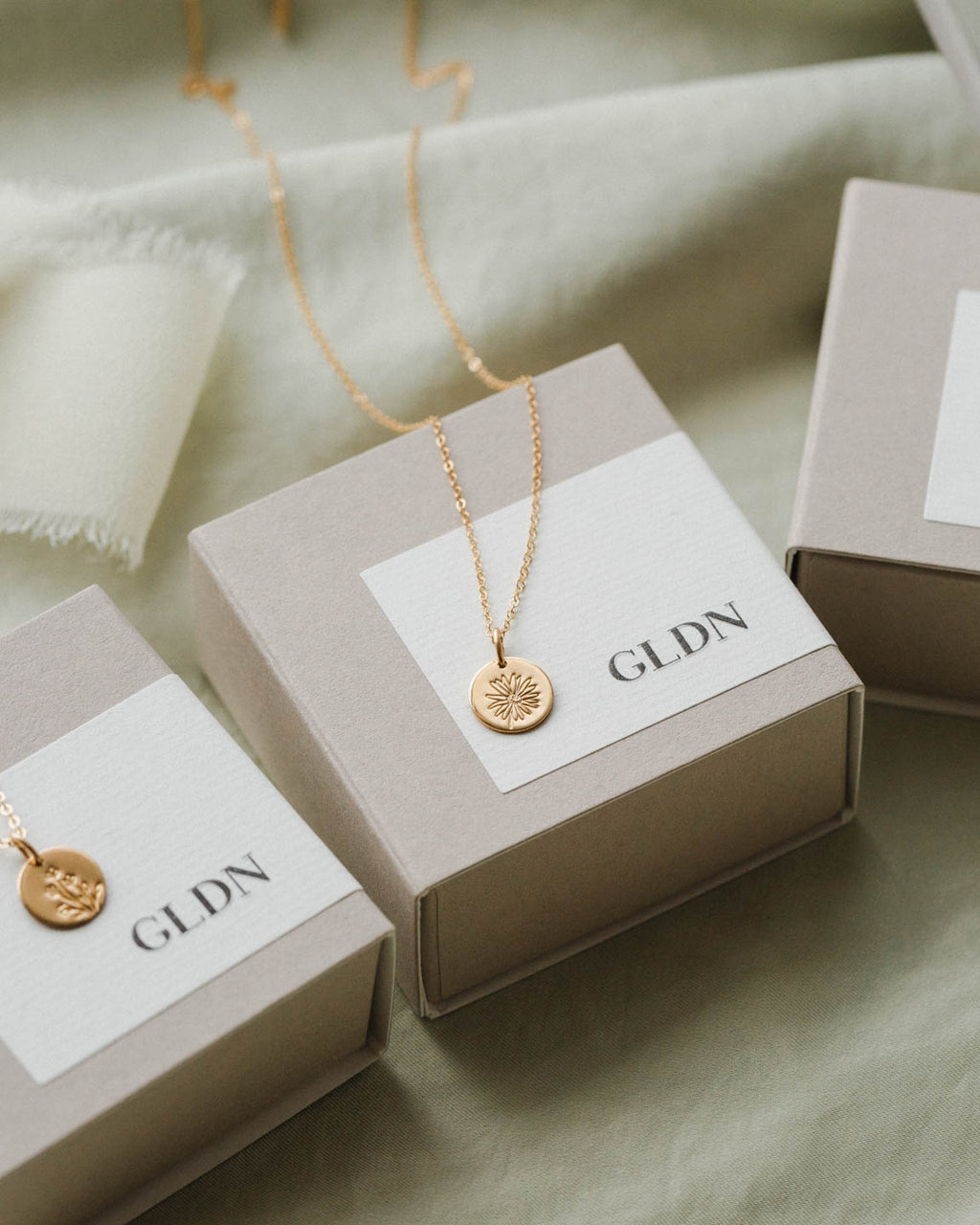 bridal-party-flowers, bridesmaids-gifts-under-100 exclude_pdp