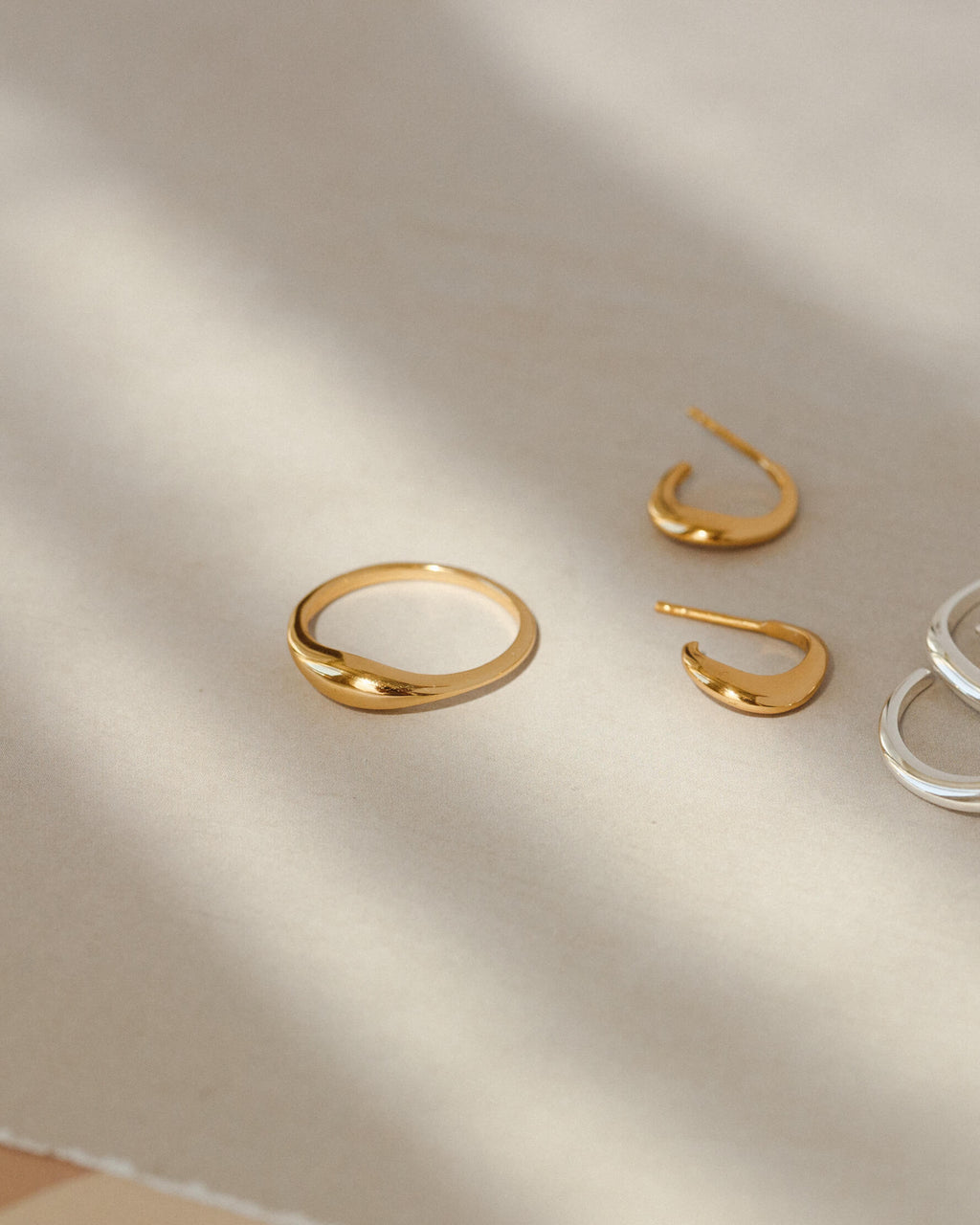 Dainty Dome Ring