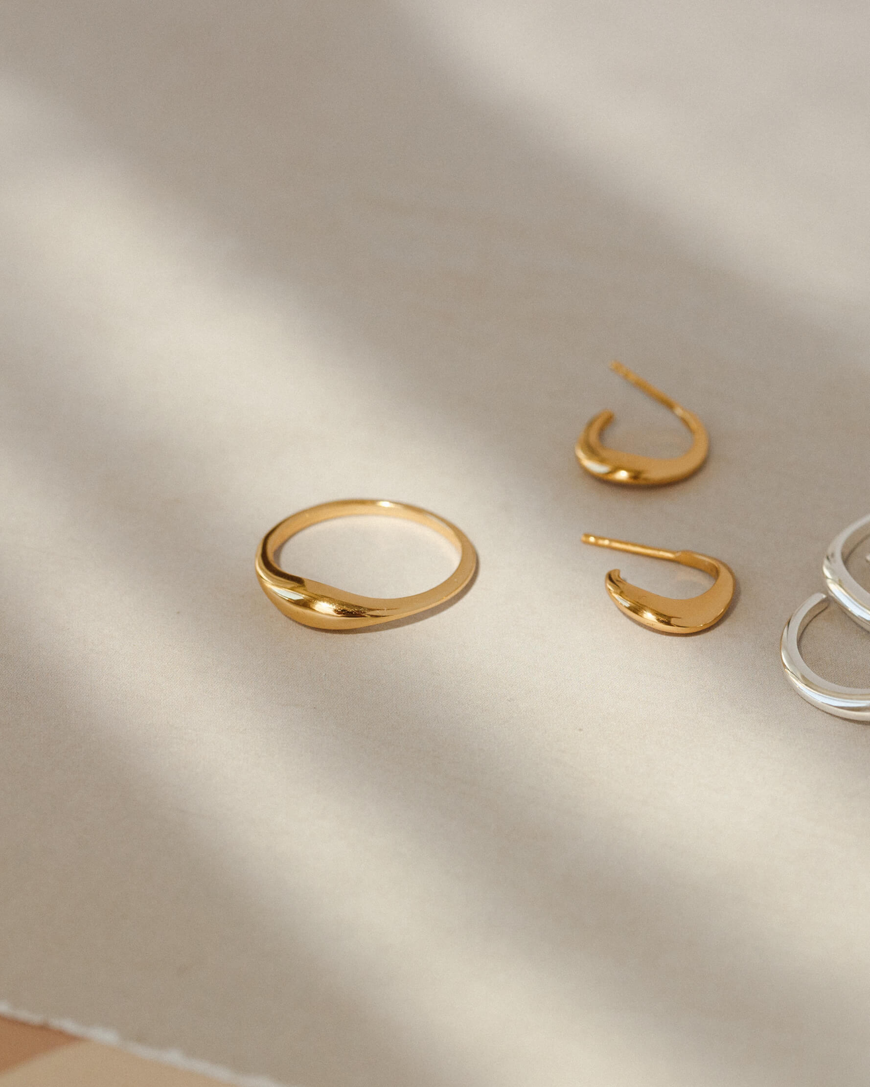 Dainty Dome Ring