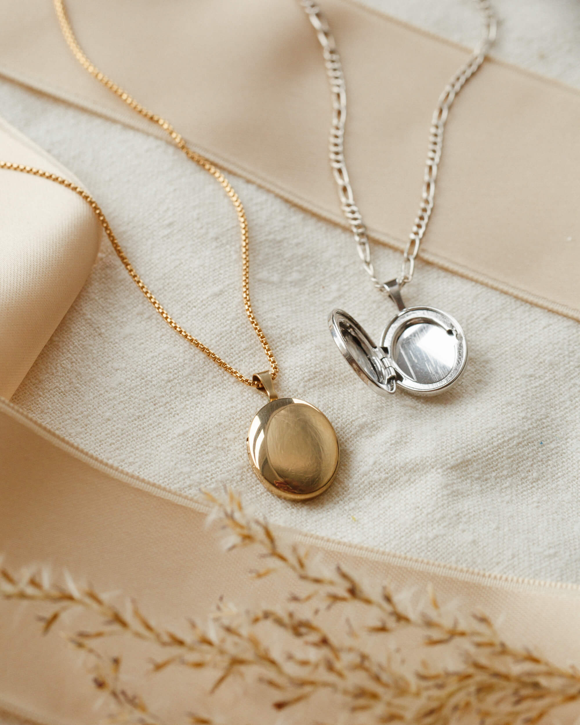 14k Gold Charm Locket Necklace - Zoe Lev Jewelry