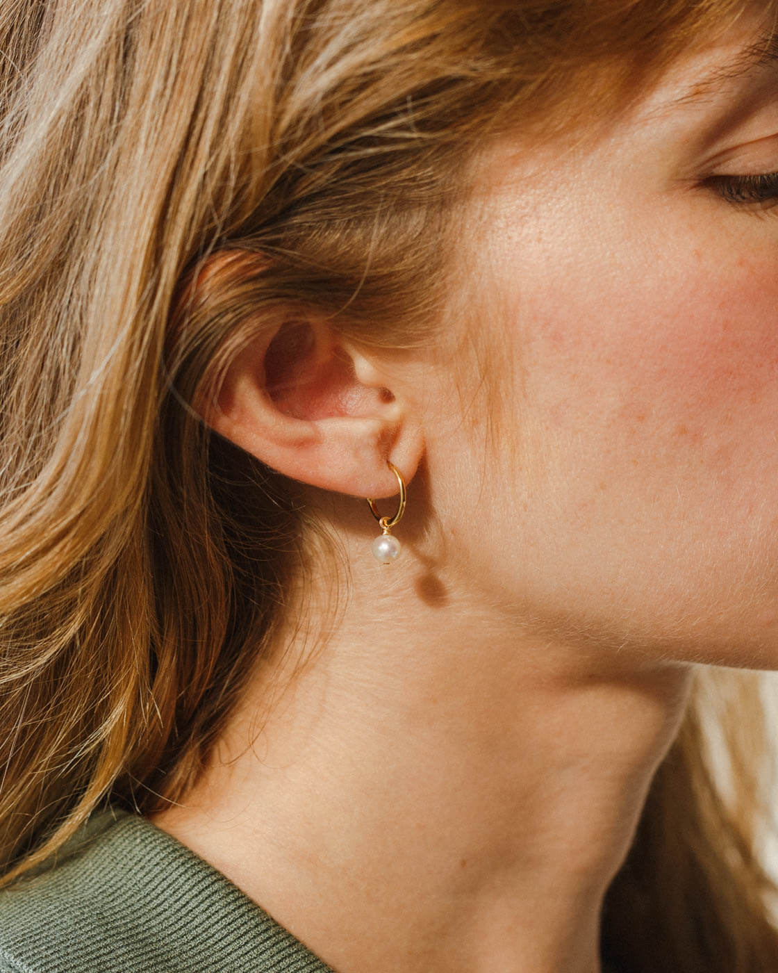 18K Gold Plated Small Pearl Huggie Hoop Earrings – 10mm – Women's Girl Gift Jewelry – Geometric Round