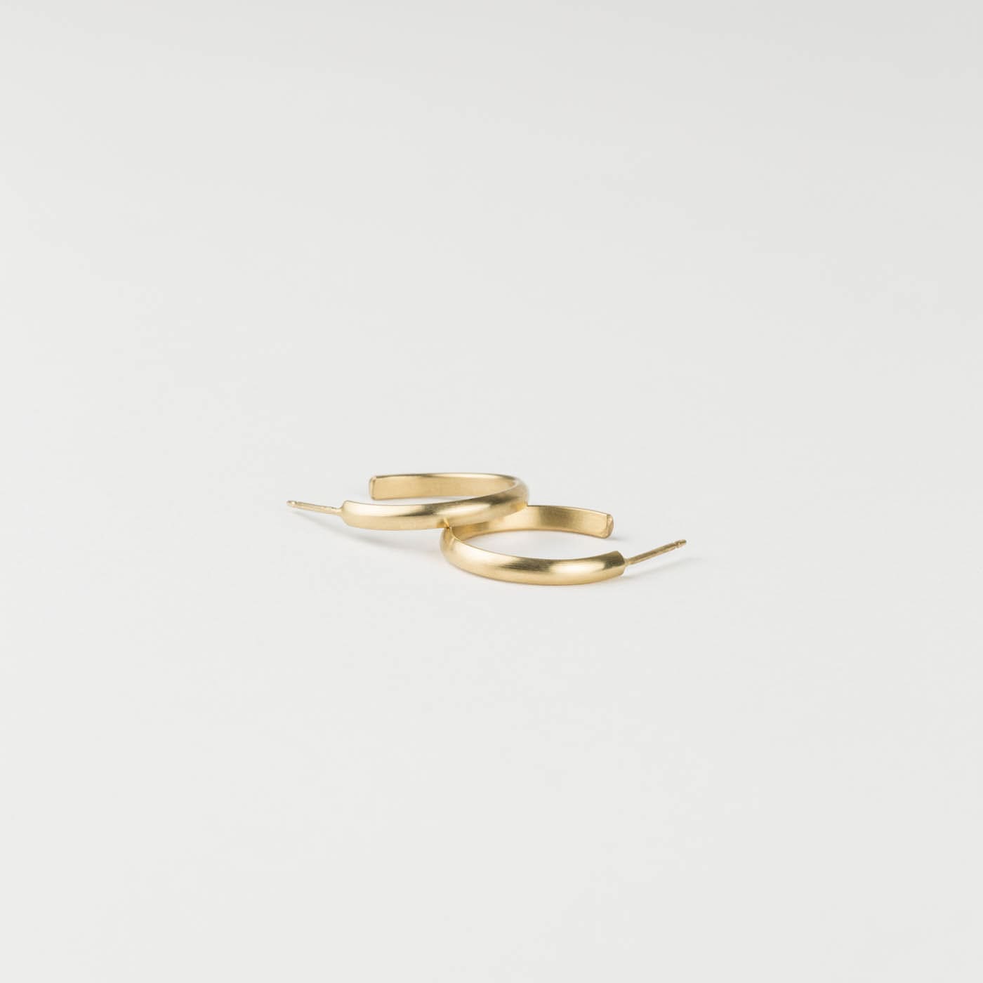 Gold Essential Hoop Earrings 20 mm by Layer The Love