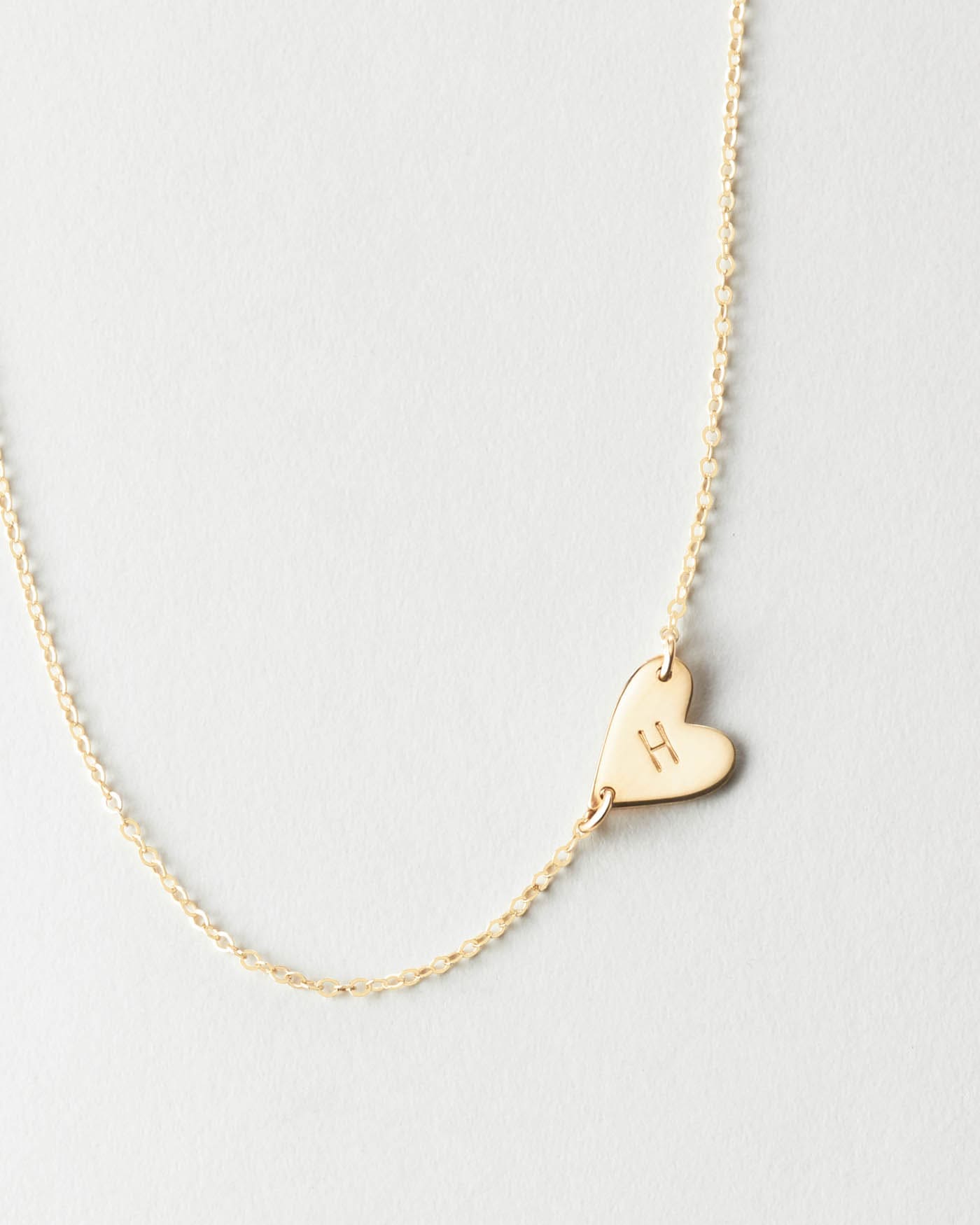MYKI Fashion Personalized love heart 'V' Letter Alphabet Pendant